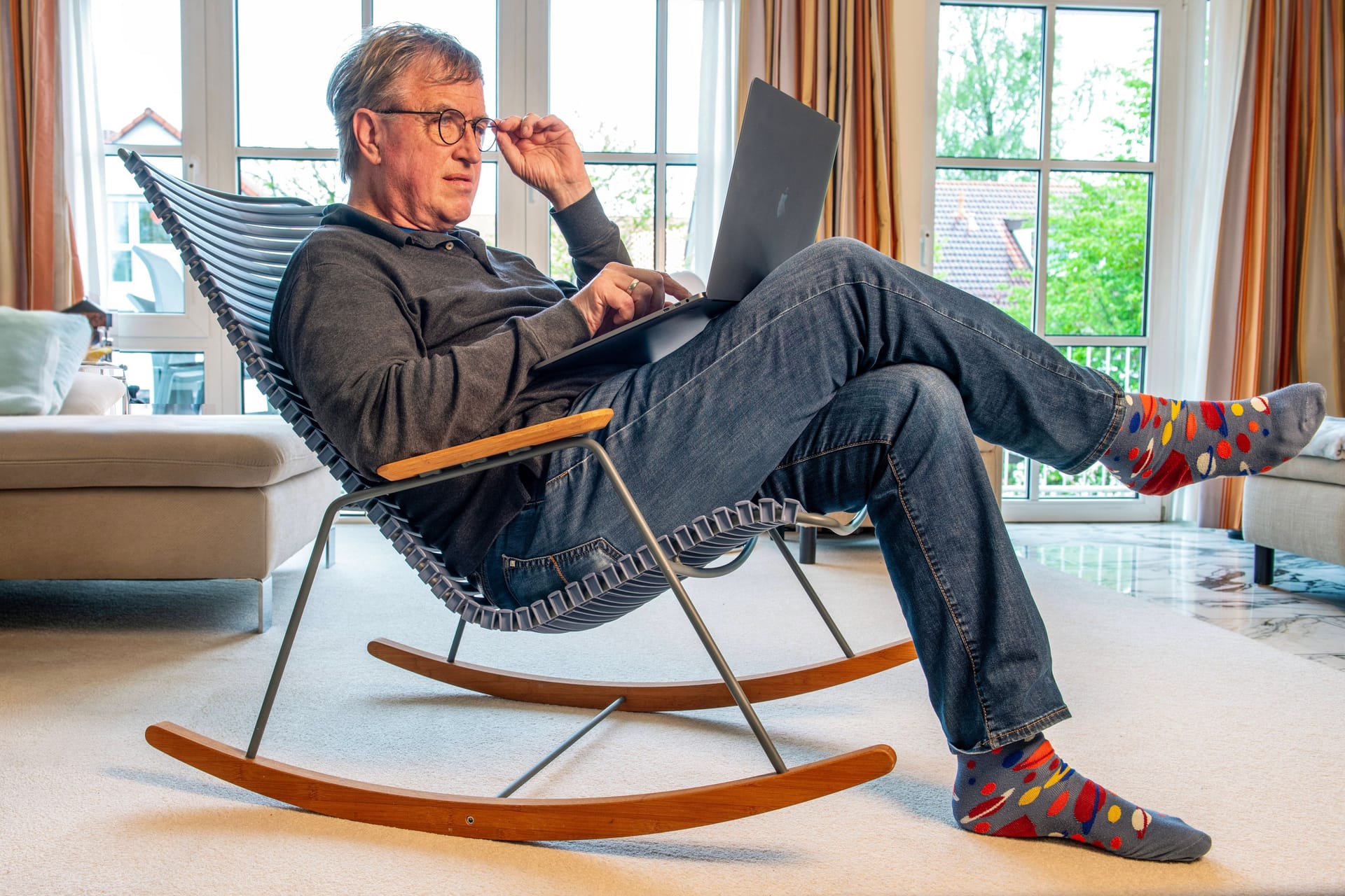 Produktiv im Homeoffice? Arbeitgeber haben nicht immer einen Überblick über Tätigkeiten, die Zuhause erledigt werden. Produktiv im Homeoffice? Arbeitgeber haben nicht immer einen Überblick über Tätigkeiten, die Zuhause erledigt werden.