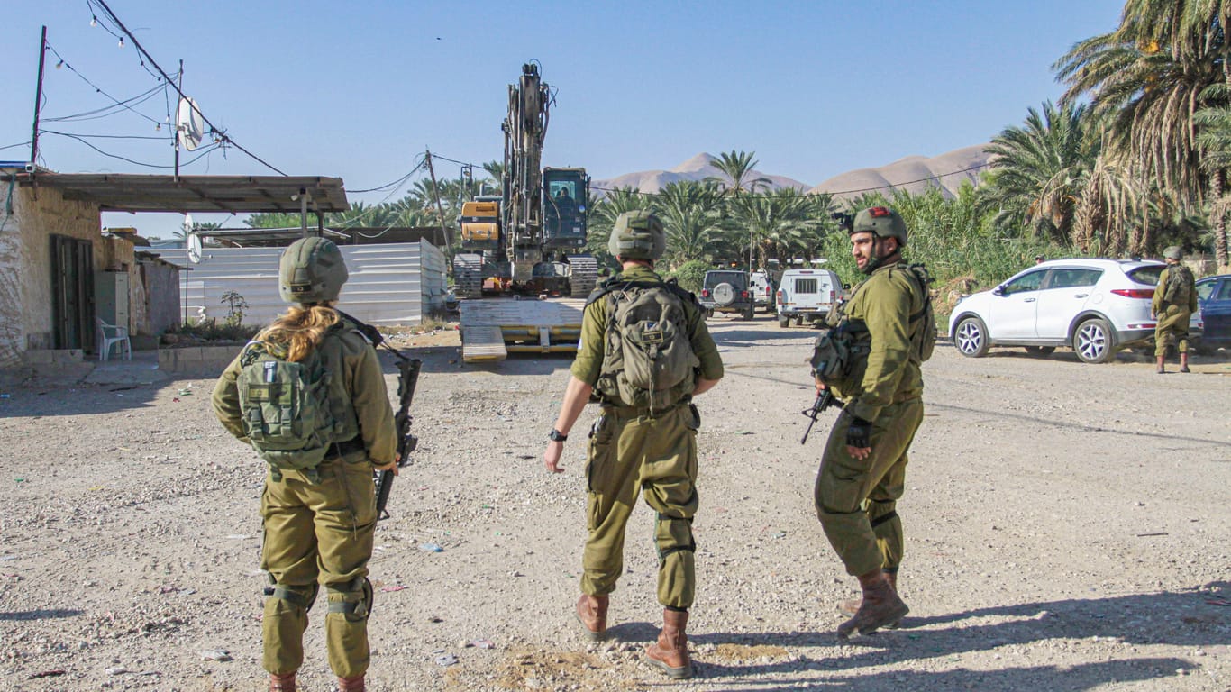 Israelische Soldaten im Westjordanland (Archivbild): Jordanien hat seine Truppen an der Grenze verstärkt.
