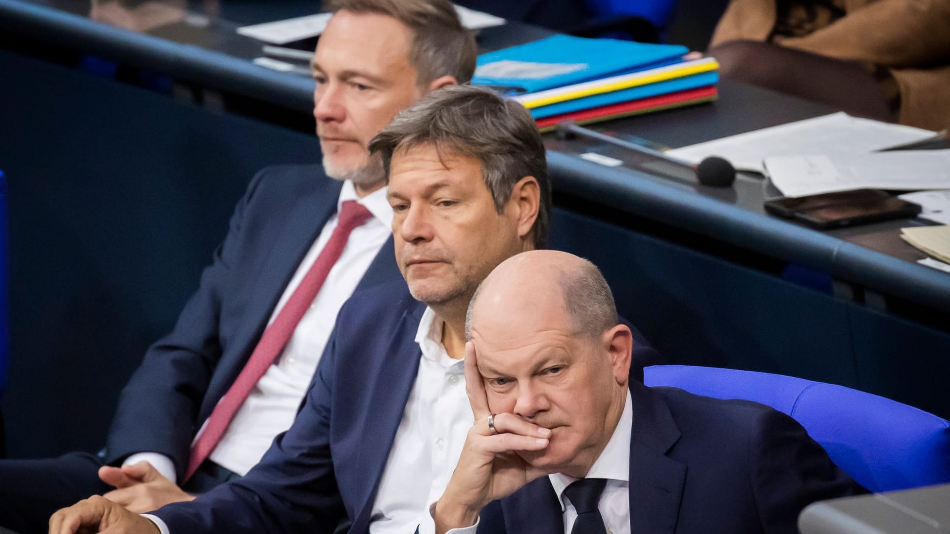 Lindner, Habeck und Scholz im Bundestag: Die Ampel hatte mit der Wahlrechtsreform den Bundestag verkleinern wollen.