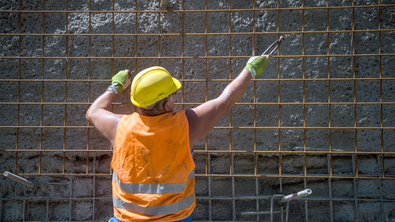 Bauarbeiter in der Sonne