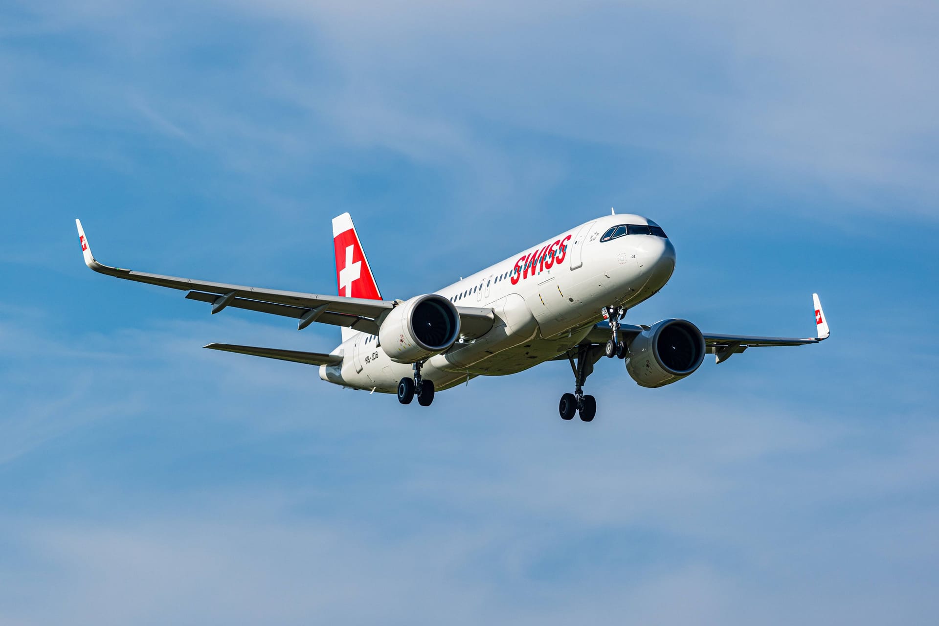 Airbus der Swiss im Landeanflug (Symbolfoto): Ein Flugzeug der Airline hatte in Düsseldorf nicht landen können.