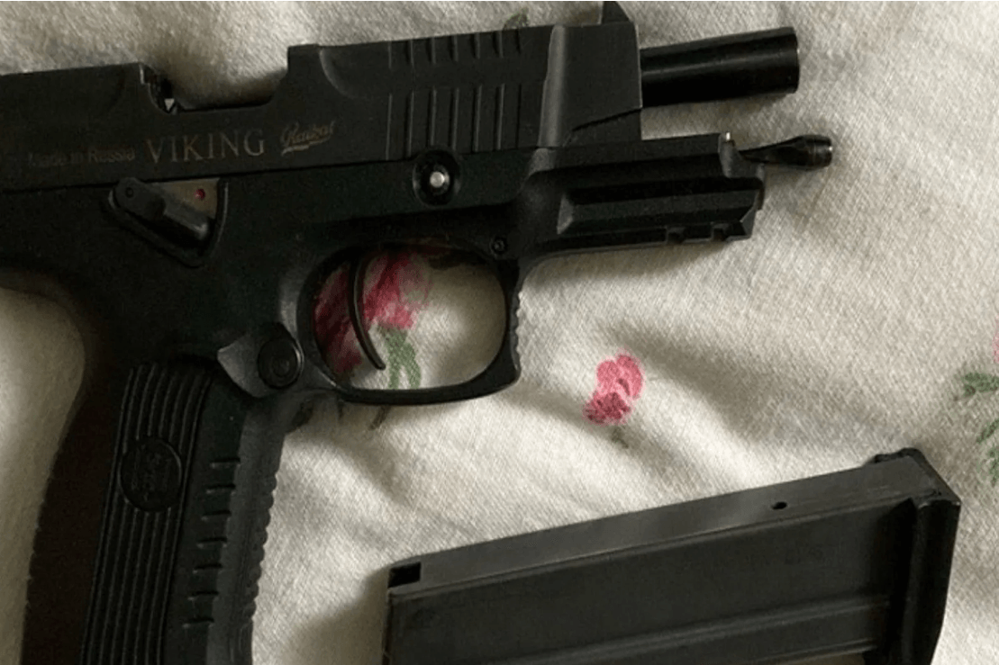 Die Tatwaffe: Der Angeklagte hat die tödlichen Schüsse gestanden.