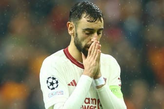 Verzweifelt: United-Star Bruno Fernandes im Spiel bei Galatasaray.