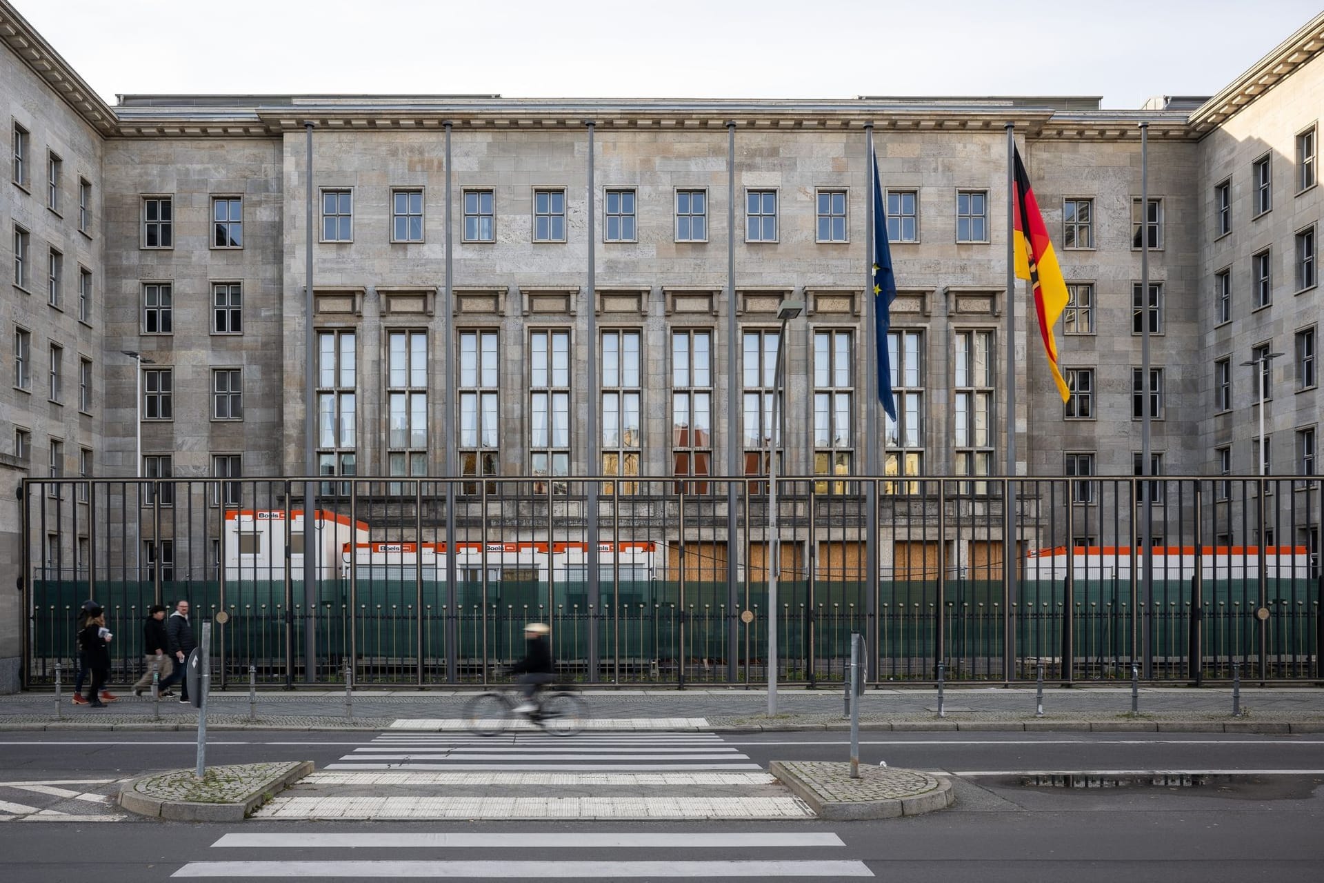 Debatte um Haushaltskrise - Finanzministerium