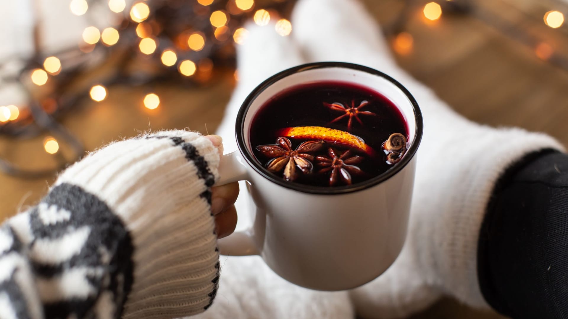 Glühwein (Symbolbild): Nicht immer überzeugt der Geschmack von fertigem Glühwein.