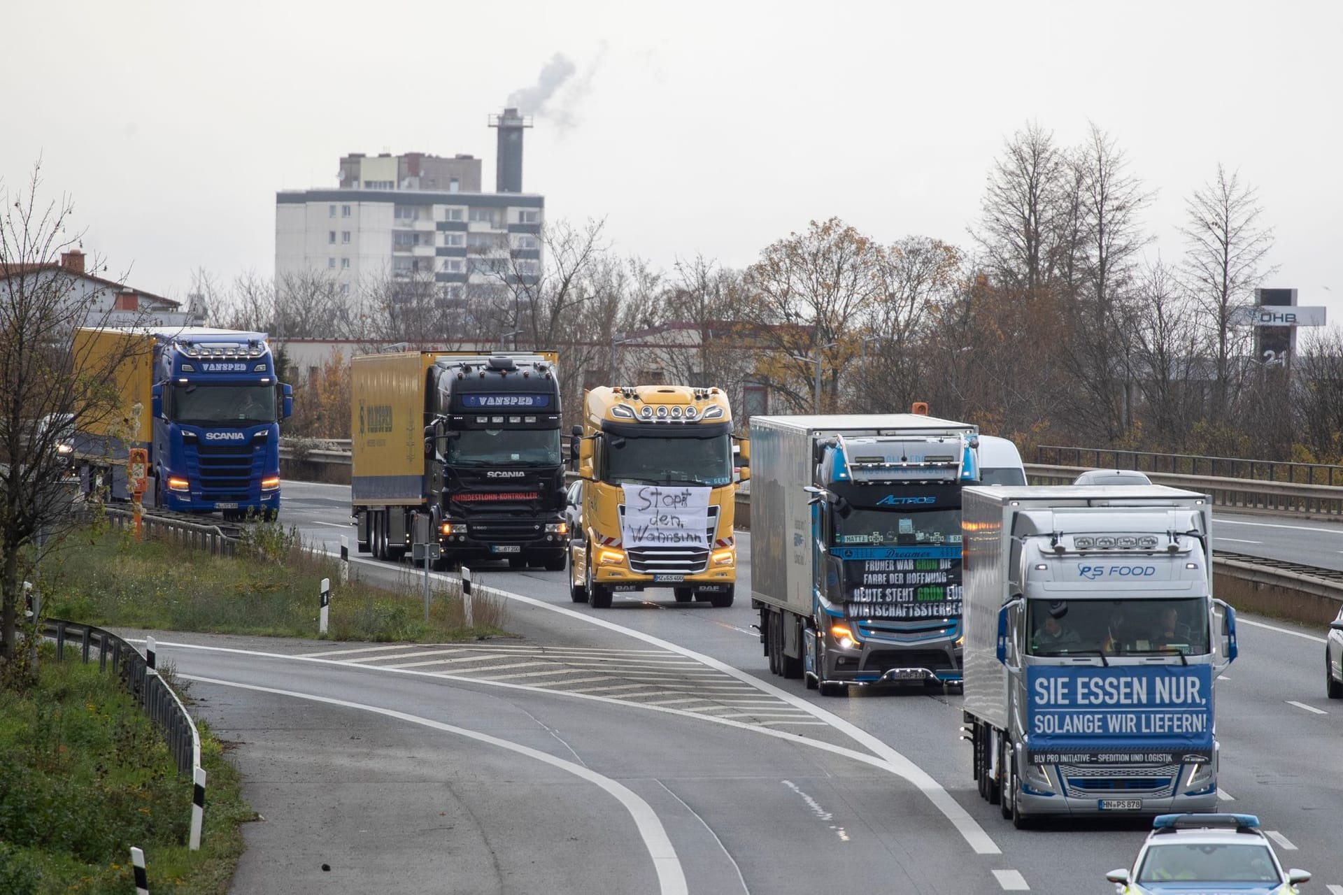 Lkw-Fahrer demonstrieren gegen Mauterhöhung