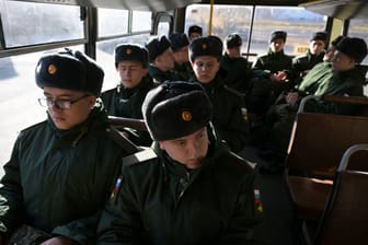 Russische Rekruten (Symbolbild): In einer Einheit bei Krasnodar sollen Soldaten desertiert sein.