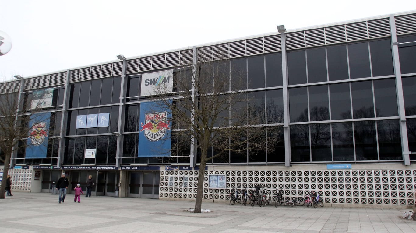 Das Olympia-Eissportzentrum in München. In einer Nebenhalle der Heimspielstätte des EHC Red Bull München kann fast ganzjährig Schlittschuh gelaufen werden.