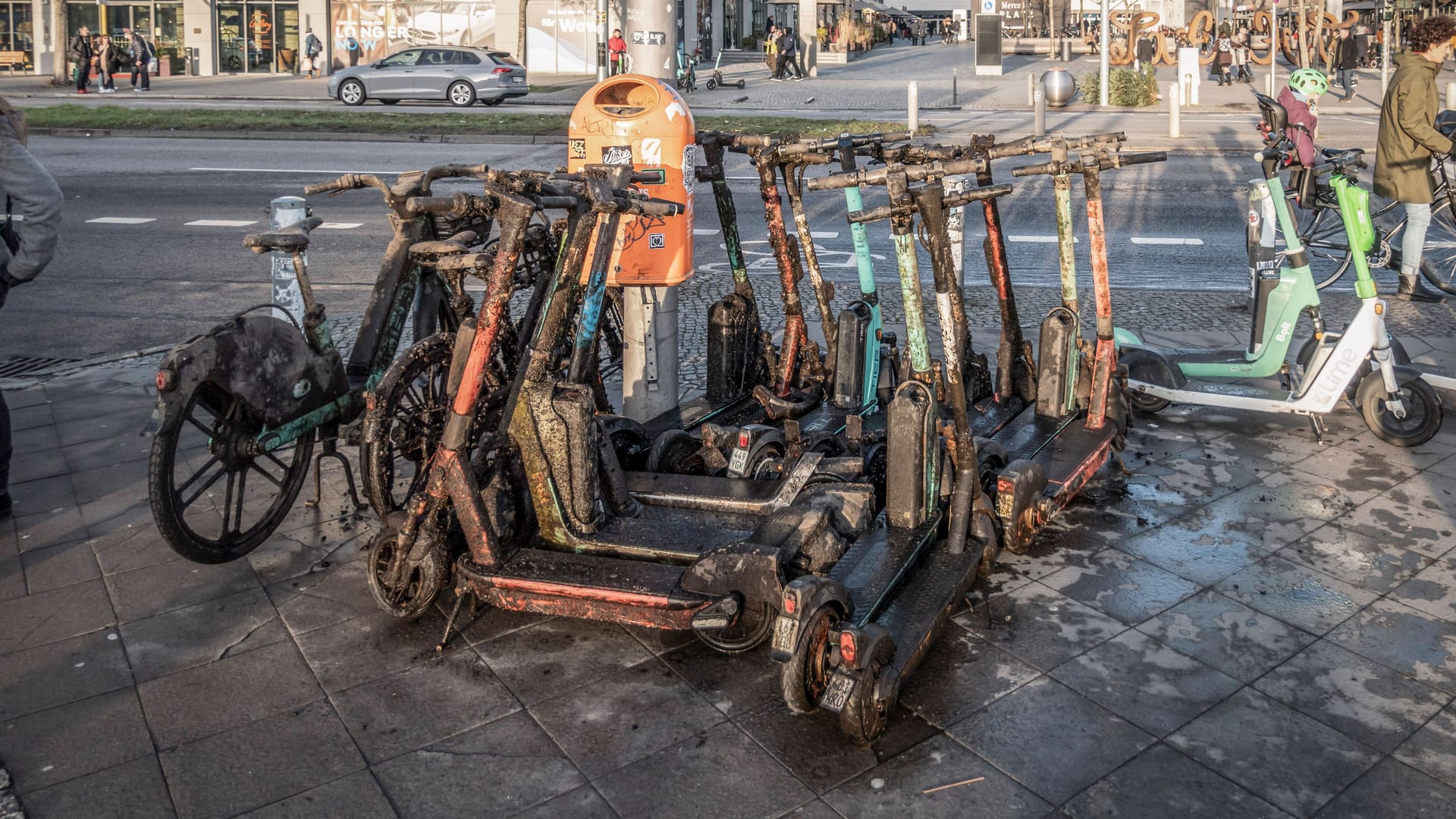 E-Scooter aus der Spree geborgen