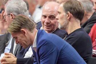 Sportdirektor Christoph Freund (v.): Er soll ein Treffen zwischen Uli Hoeneß (l.) und Thomas Tuchel organisiert haben.