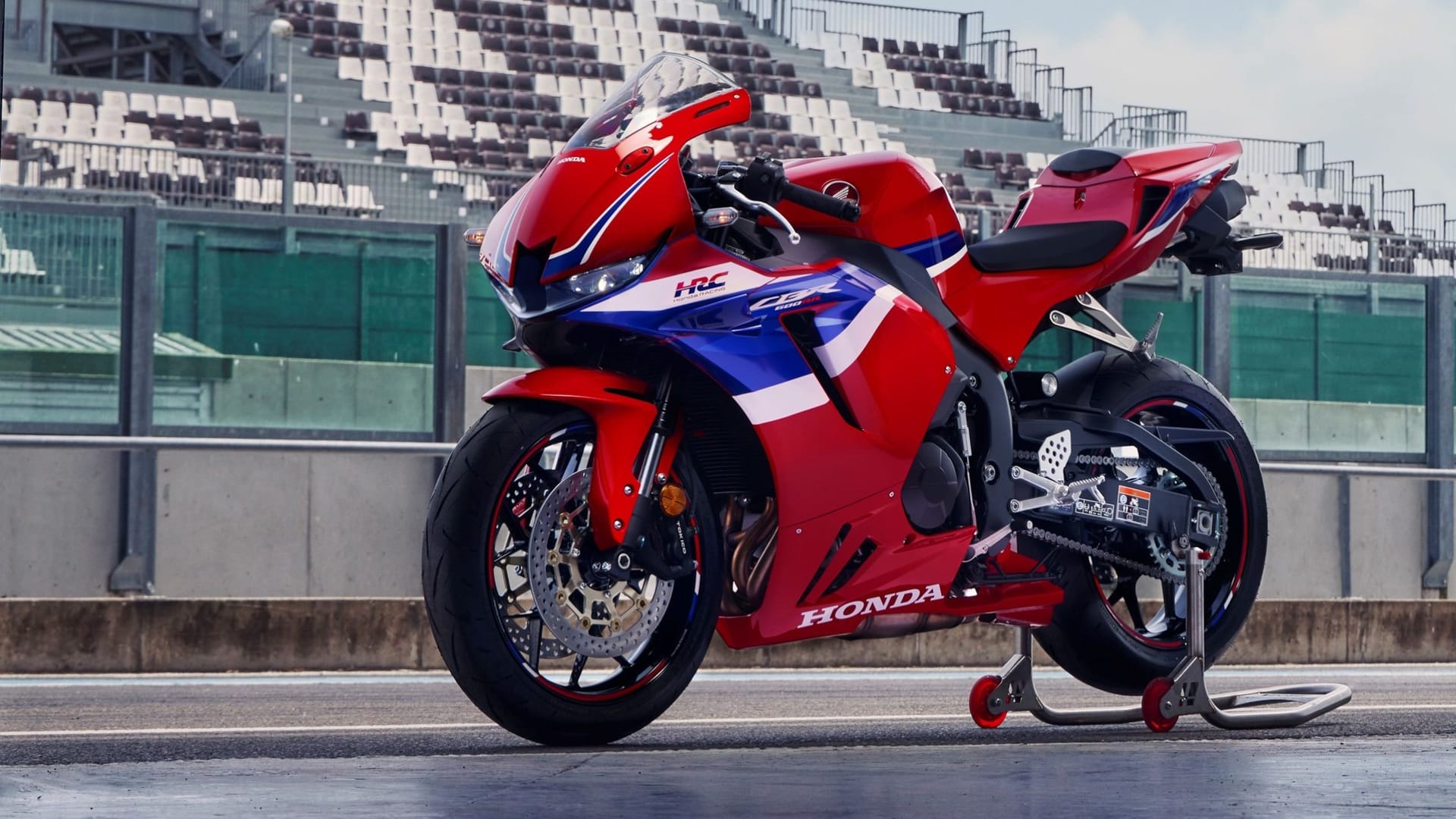 CBR 600 RR: Das Sportmodell kehrt nach Jahren der Abwesenheit wieder zurück.