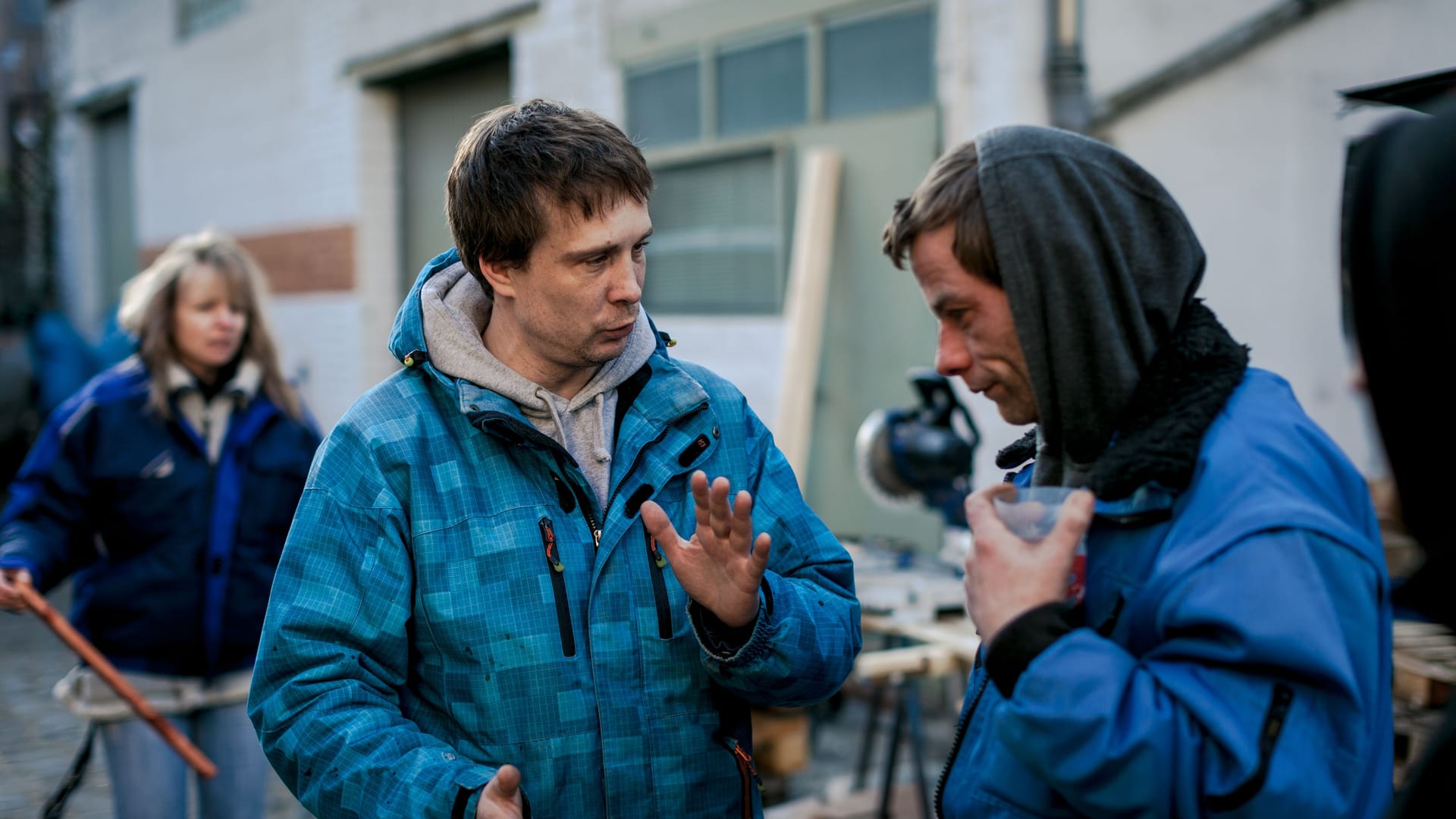 Sven Lüdecke (l.), der Gründer von "Little Home", und Patrick Jensen im Gespräch.