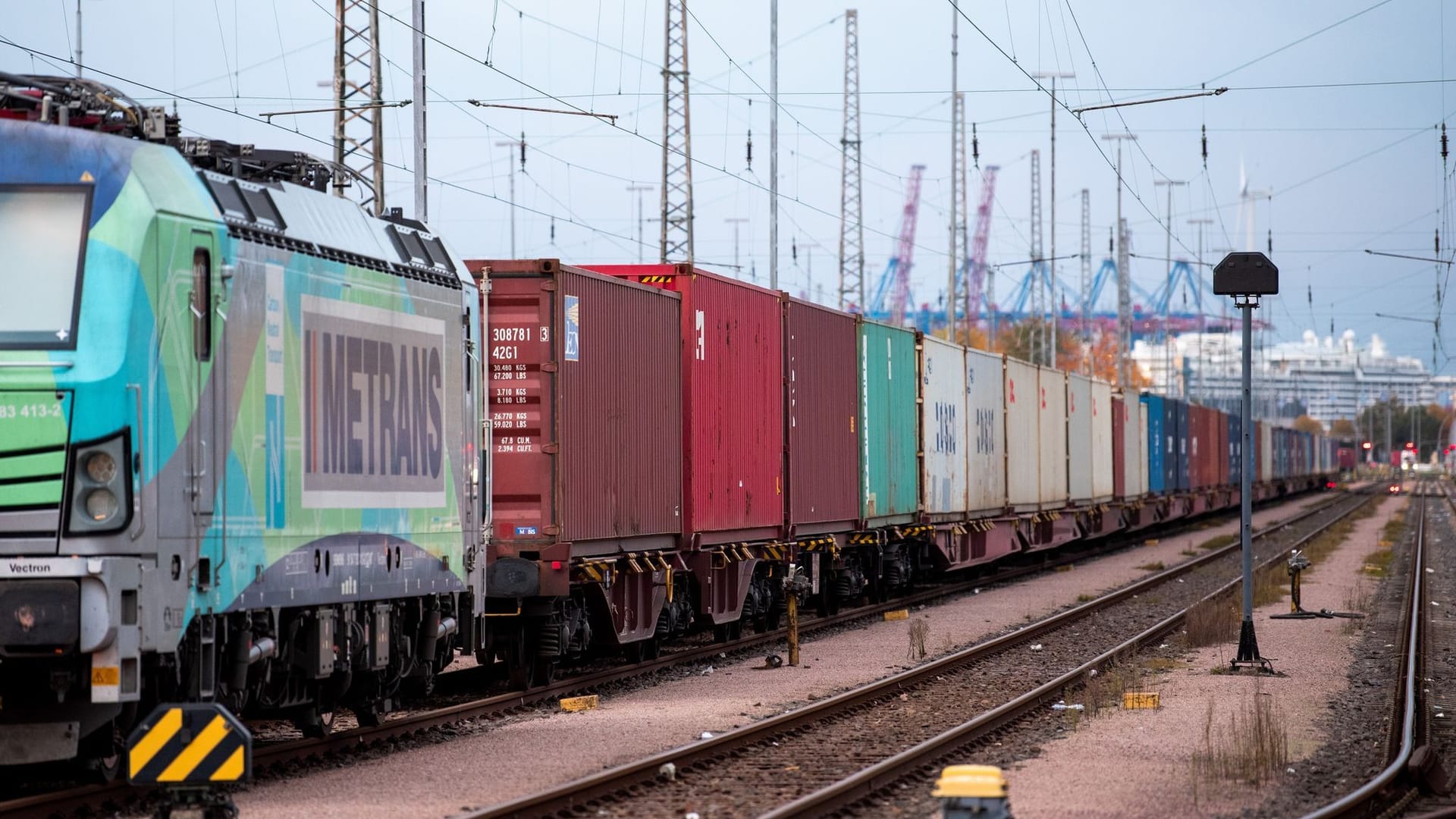 Container Container