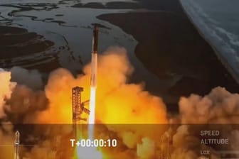 Hier hebt das "Starship" von SpaceX ab.