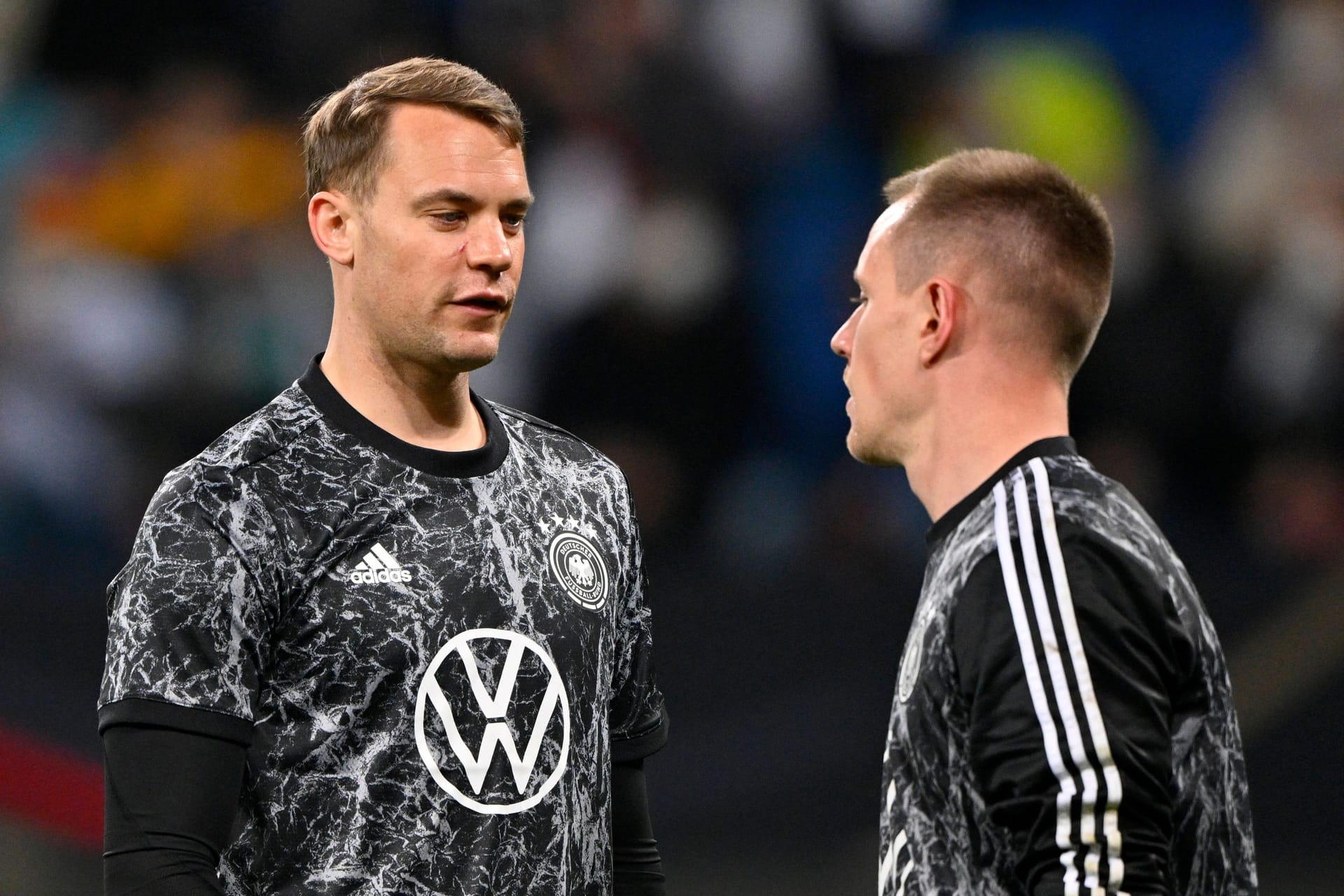 Manuel Neuer (l.) mit Marc-André ter Stegen: Beide wollen die Nummer eins im DFB-Tor sein.