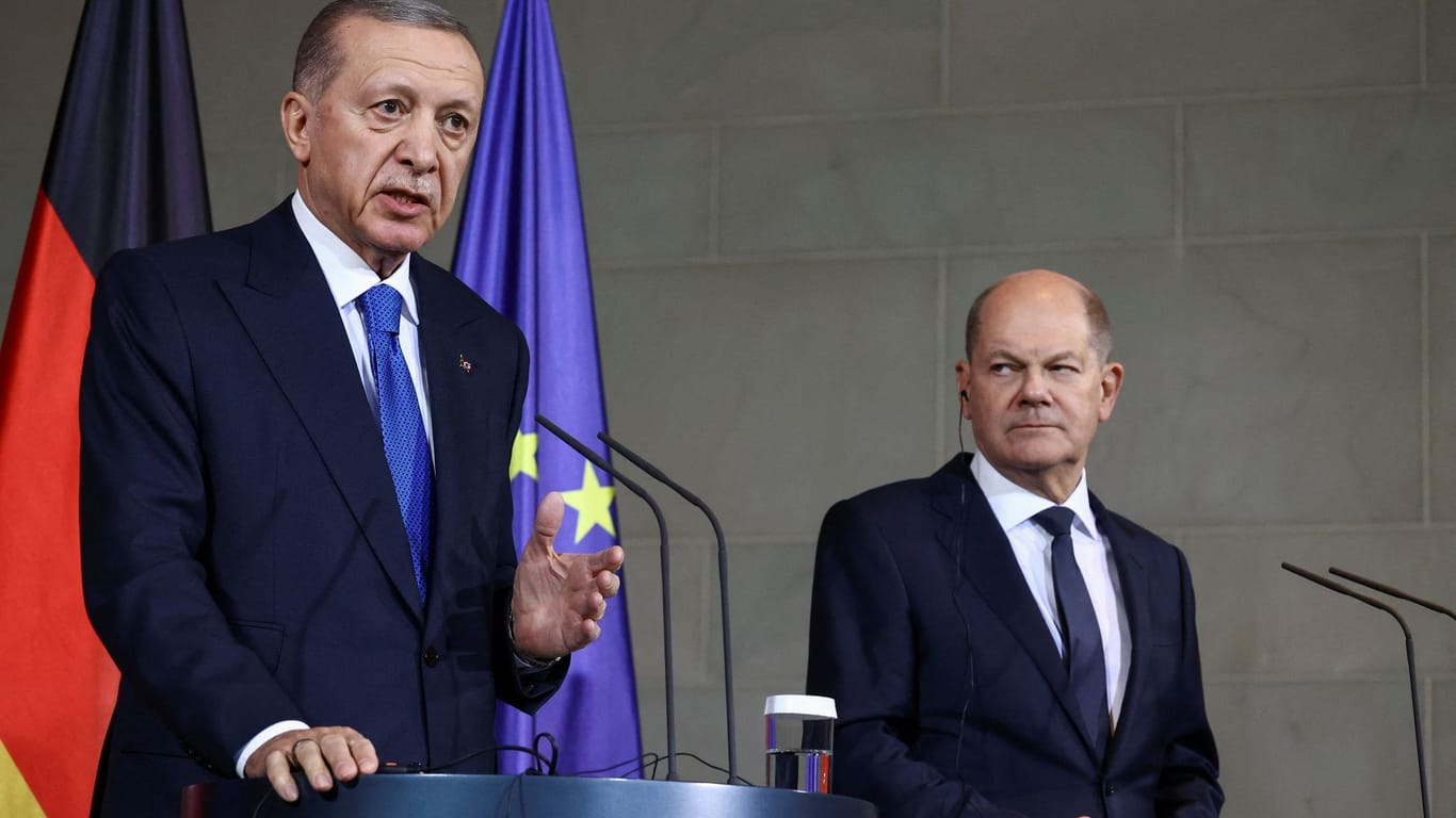 Der türkische Präsident Erdoğan (links) und Bundeskanzler Scholz (rechts) im Kanzleramt: Am Freitag empfing Olaf Scholz den türkischen Präsidenten in Berlin.