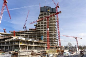 Bauarbeiten in der HafenCity in Hamburg: Aktuell herrscht Baustopp beim Elbtower.
