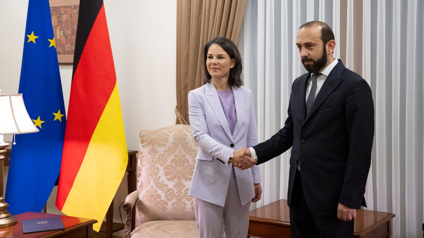 Baerbock den armenischen Außenminister Mirsojan: Armenien wünscht sich mehr Unterstützung von Deutschland.