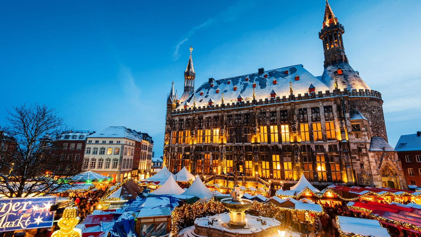 Der Aachener Weihnachtsmarkt lockt jährlich viele Besucher in die wunderschöne Altstadt.
