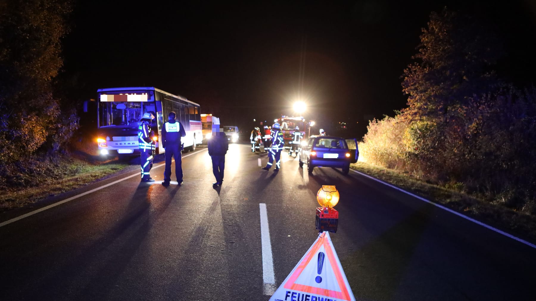 B14 Zwischen Nürnberg Und Ansbach: Autofahrer Fährt ...