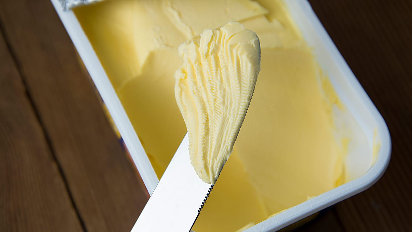 Margarine: Viele nehmen das Fett zum Backen.