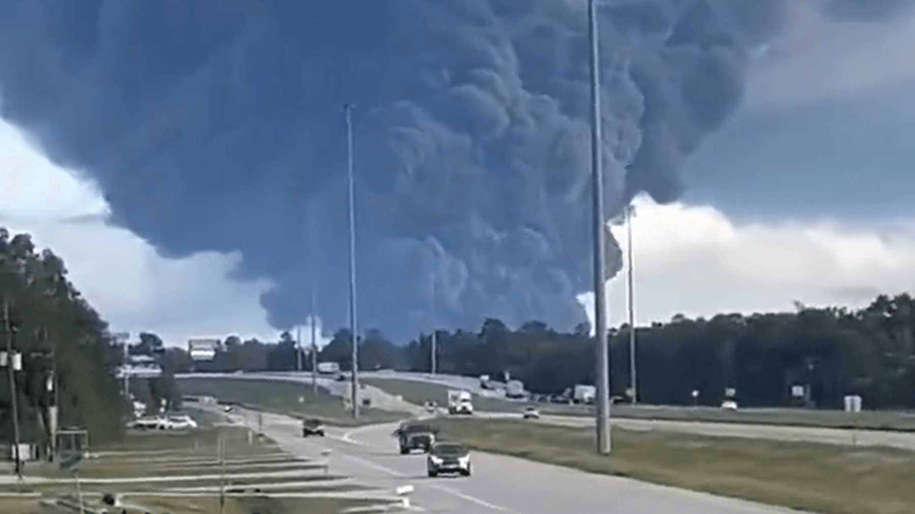 Een explosie in Texas veroorzaakt een grote brand