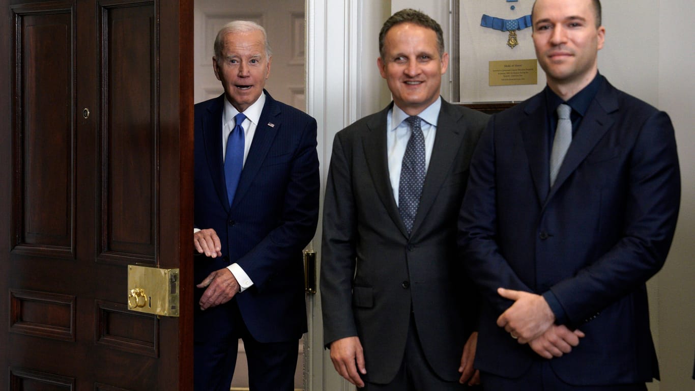 Greg Brockman (ganz rechts) bei einem Treffen mit US-Präsident Joe Biden.