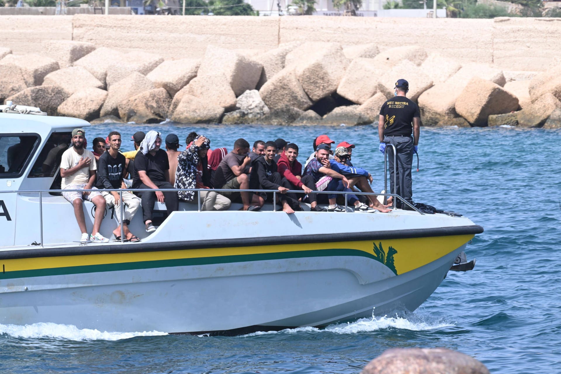 Flüchtlinge auf dem Weg nach Italien (Archivbild): Wegen Verstößen gegen die Menschenrechte wurde Italien verurteilt.