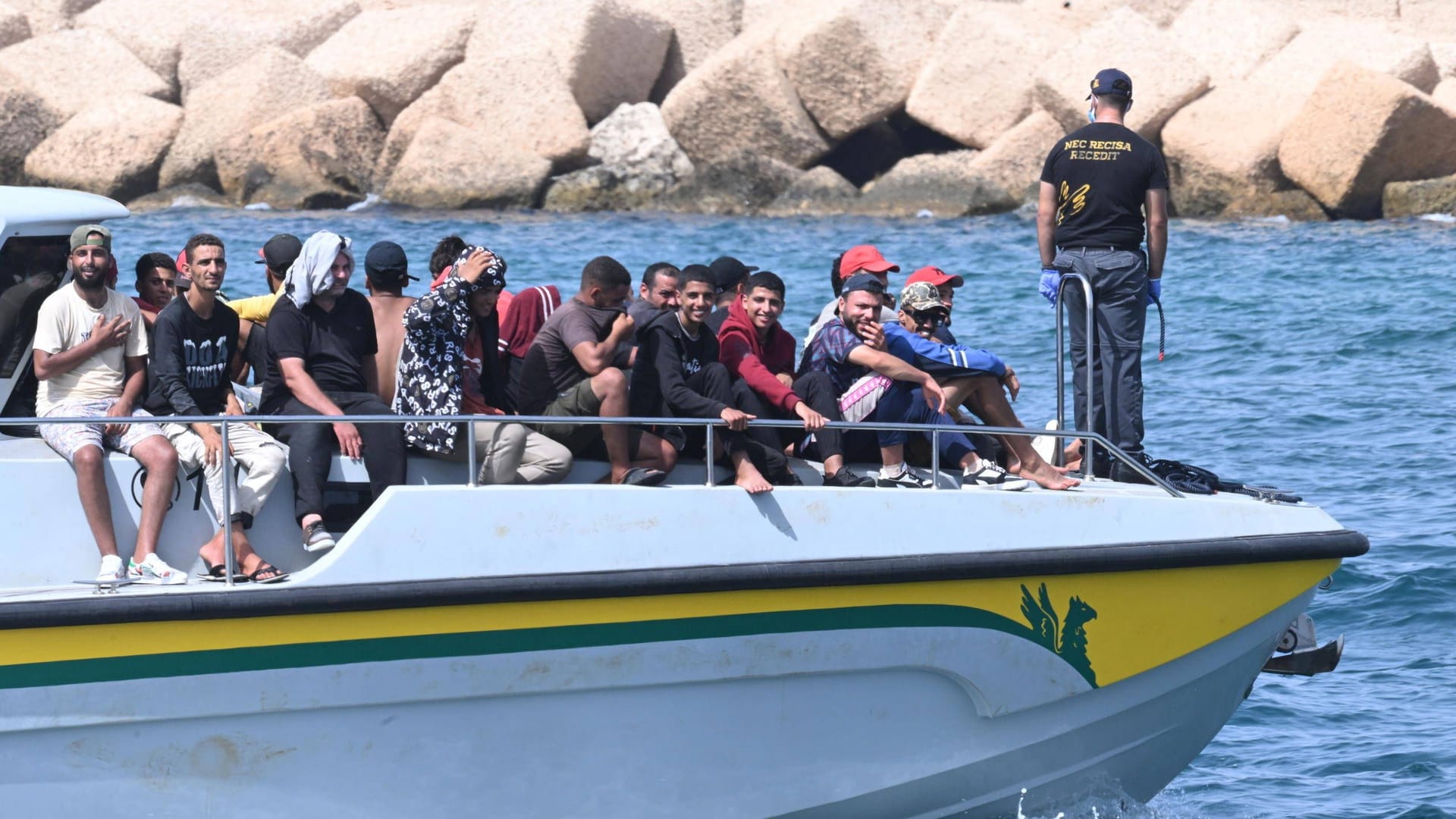 Flüchtlinge auf dem Weg nach Italien (Archivbild): Wegen Verstößen gegen die Menschenrechte wurde Italien verurteilt.