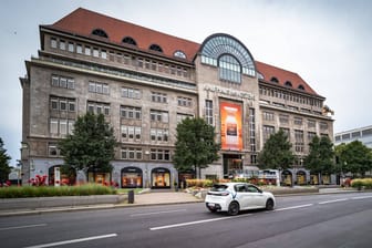 KaDeWe in Berlin (Archivbild): Das Kaufhaus des Westens ist Opfer eines Hackerangriffs geworden.
