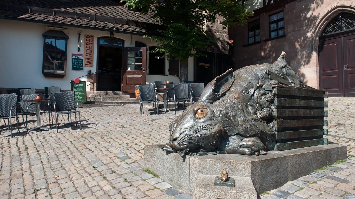 Der etwas andere Dürer-Hase in Nürnberg.