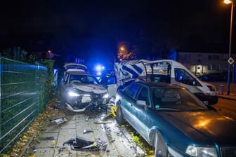 Der verunfallte VW Golf: Der Fahrer gab an, unter Drogen zu stehen.