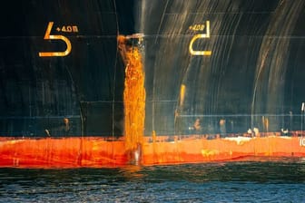 Infolge des Zusammenstoßes mit der "Polesie" ist der Frachter "Verity" in der in der Nordsee gesunken