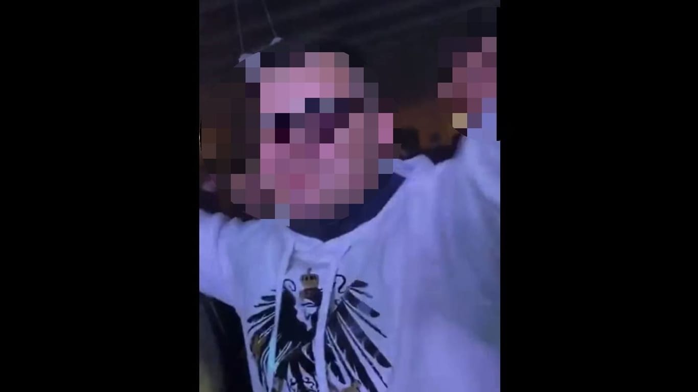 Mann ruft auf einer Party in Vorpommern rechtsextreme Parolen: Das Video mit ausländerfeindlichem Charakter ging in den sozialen Medien viral.