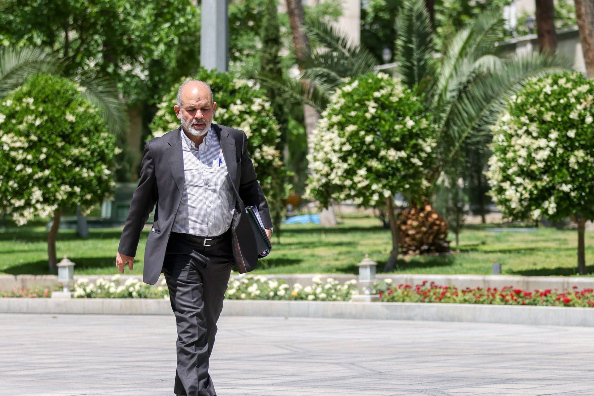 Iranischer Innenminister Ahmad Wahidi (Archivbild): Der Politiker besuchte die Opfer eines Großbrandes in einer Drogenklinik.