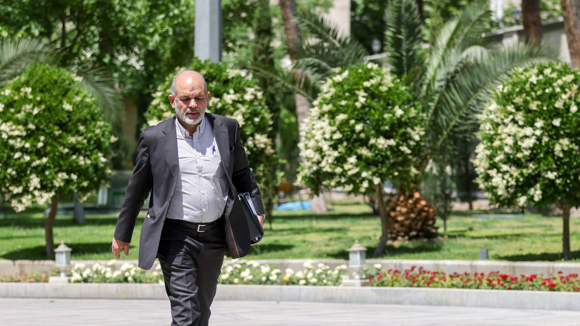 Iranischer Innenminister Ahmad Wahidi (Archivbild): Der Politiker besuchte die Opfer eines Großbrandes in einer Drogenklinik. Iranischer Innenminister Ahmad Wahidi (Archivbild): Der Politiker besuchte die Opfer eines Großbrandes in einer Drogenklinik.
