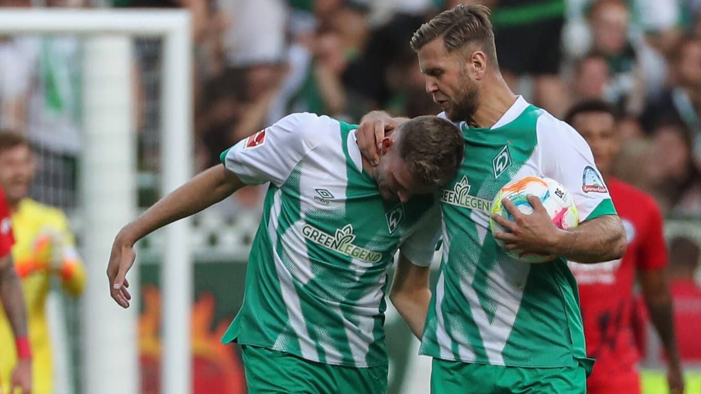 August 2022: Marvin Ducksch und Niclas Füllkrug jubeln gemeinsam im Werder-Trikot.