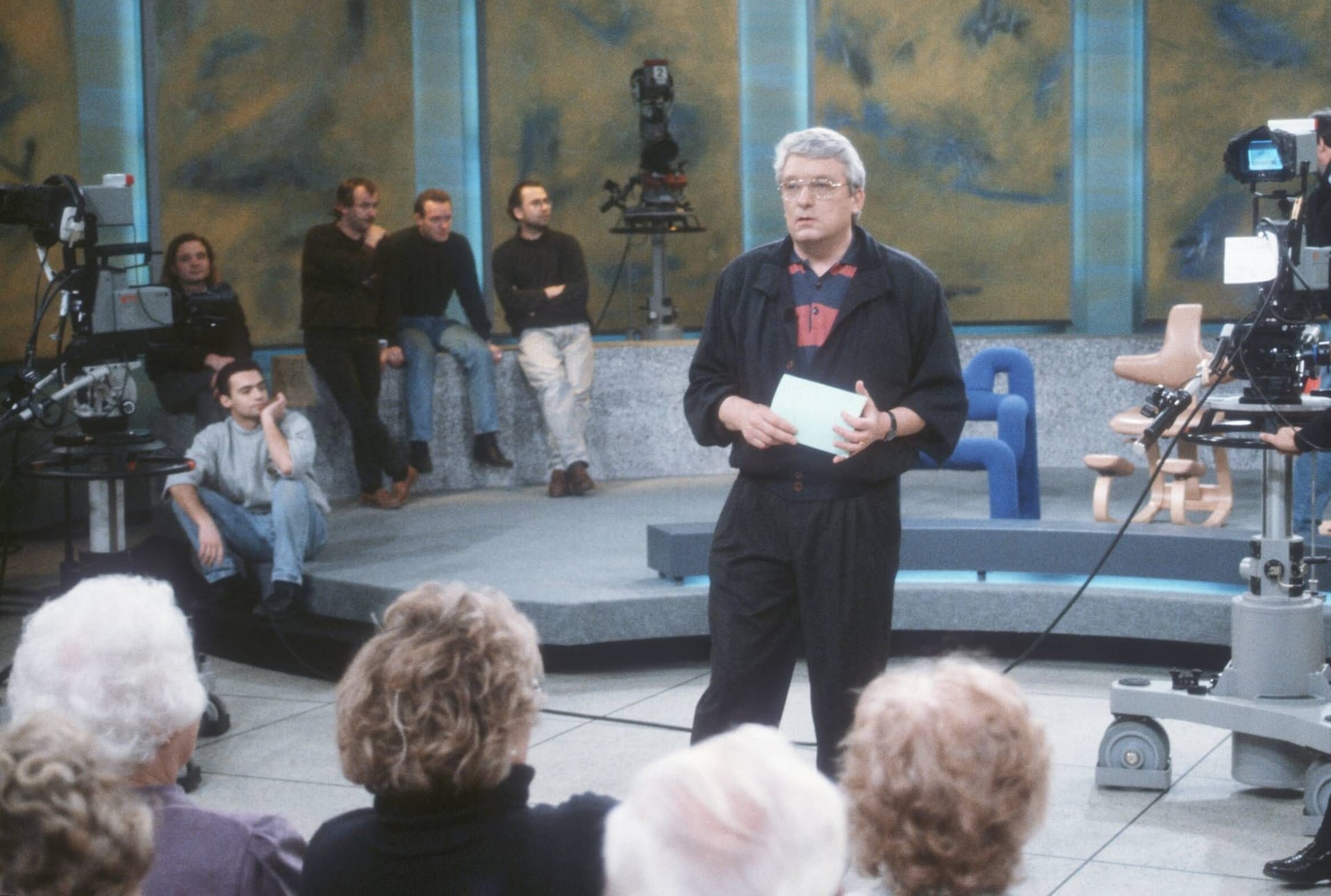 Hans Meiser 1993 in seinem Fernsehstudio