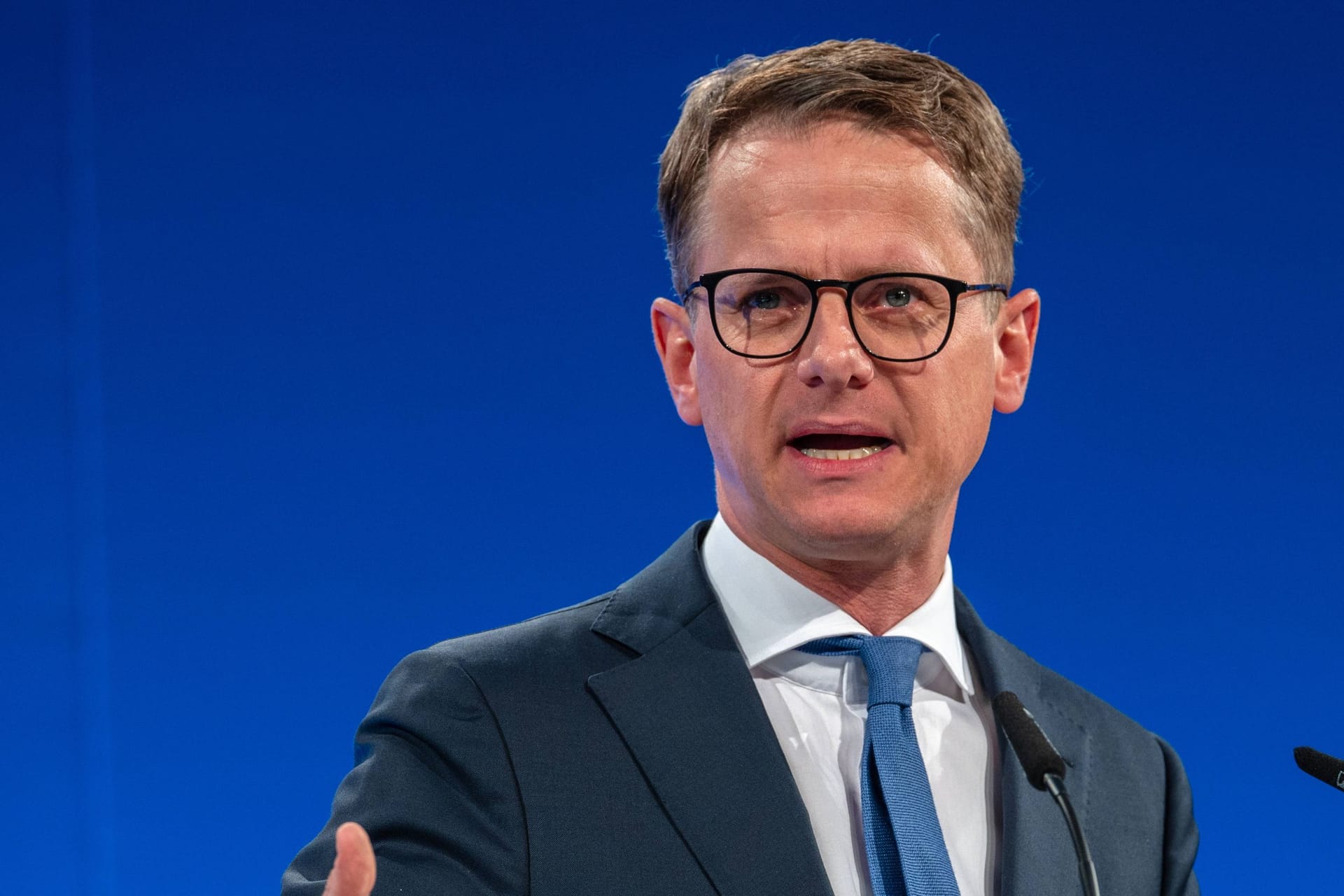 Carsten Linnemann (Archivbild): Der Generalsekretär der CDU glaubt, dass man über eine Kürzung der Sozialleistungen mehr Menschen in Arbeit bringen kann.