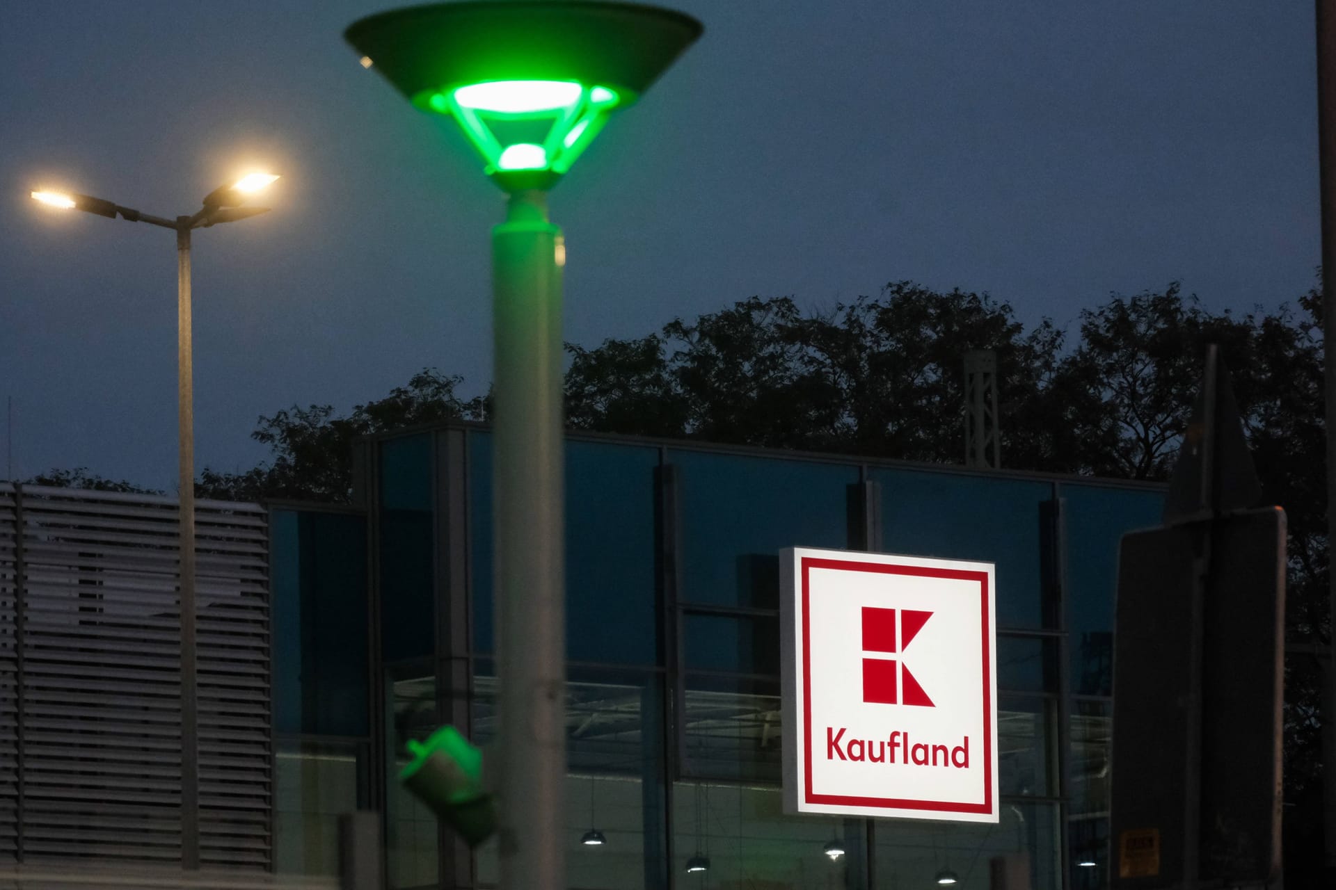 Kauflandmarkt (Archivbild): Bei einigen Filialen der Supermarktkette gehen bald für immer die Lichter aus.