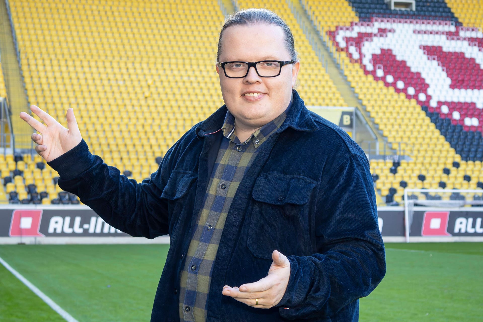 Dresden: Am 21.Dezember 2023 ist Angelo Kelly einer der Star-Gäste des Adventkonzertes im Rudolf-Harbig-Stadion.