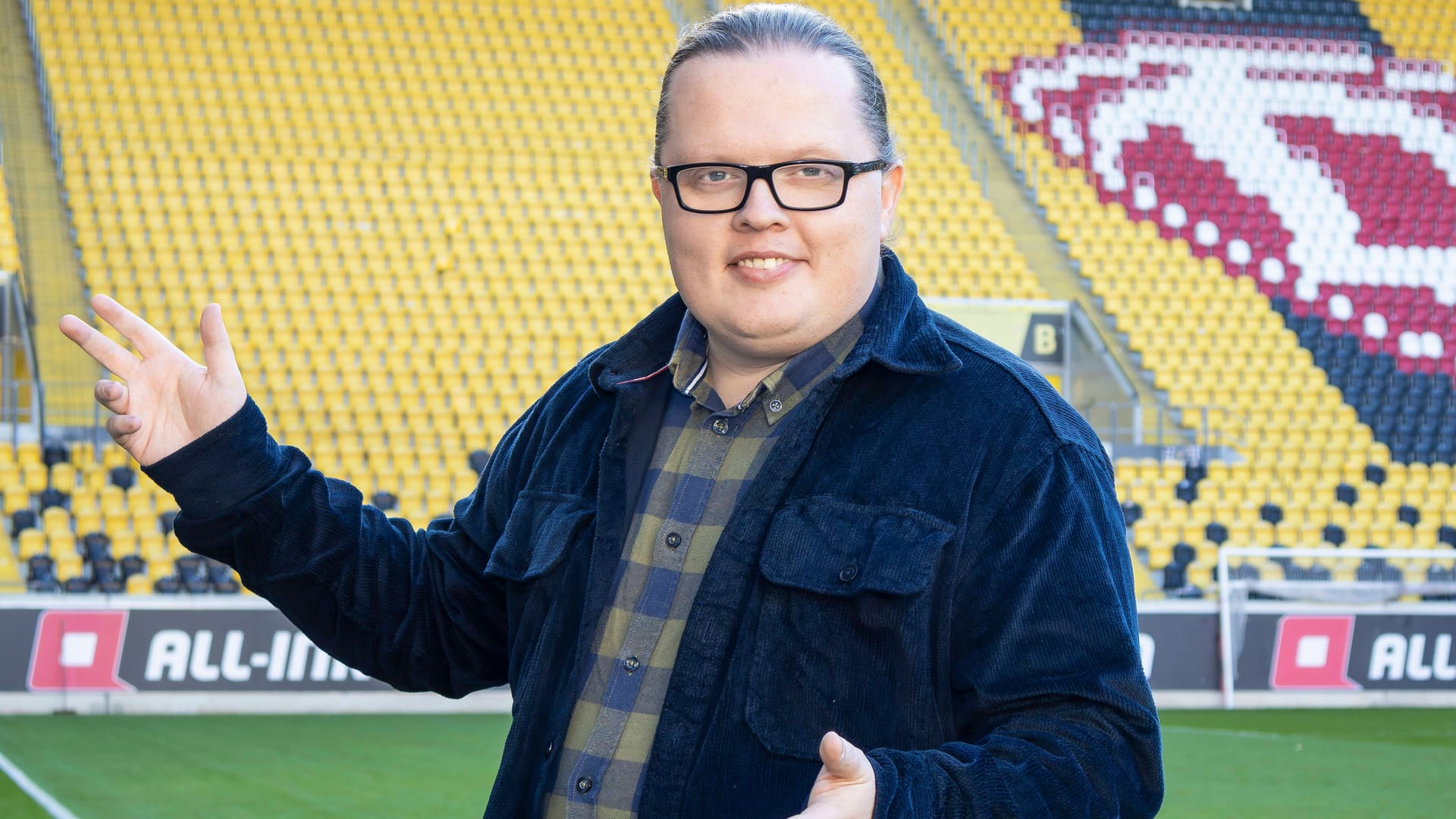 Dresden: Am 21.Dezember 2023 ist Angelo Kelly einer der Star-Gäste des Adventkonzertes im Rudolf-Harbig-Stadion.