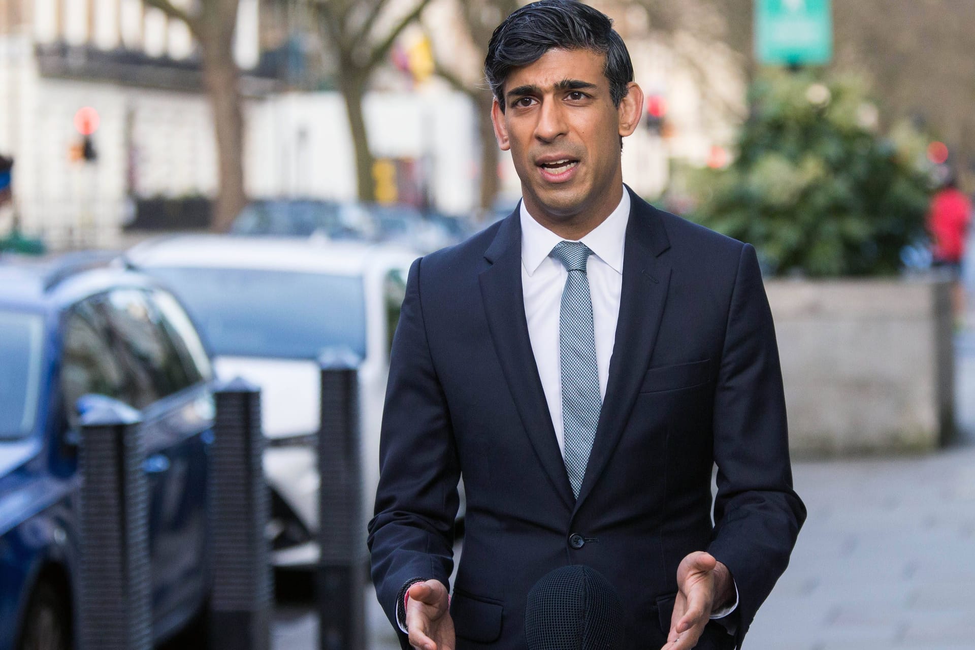 Rishi Sunak (Archivbild): Der britische Premierminister bekommt auch aus den eigenen Reihen immer mehr Druck, die Vorwürfe aufzuklären.