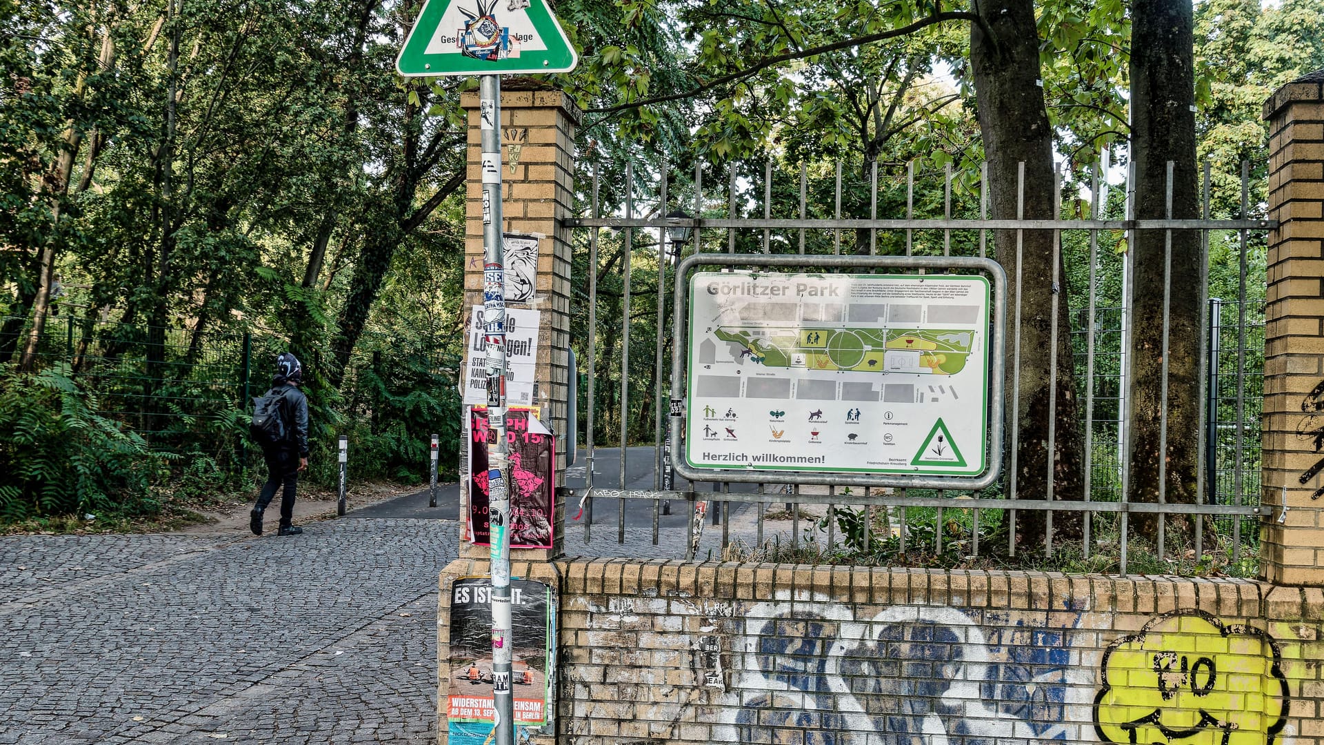 Görlitzer Park, Görli, Drogen, Gewalttaten, Razzien, Kriminalität, Sexualstrafdelikte, Raub, mutmaßliche Gruppenvergewaltigung Görlitzer Park Görlitzer Park, Görli, Drogen, Gewalttaten, Razzien, Kriminalität, Sexualstrafdelikte, Raub, mutmaßliche Gruppenvergewaltigung Görlitzer Park