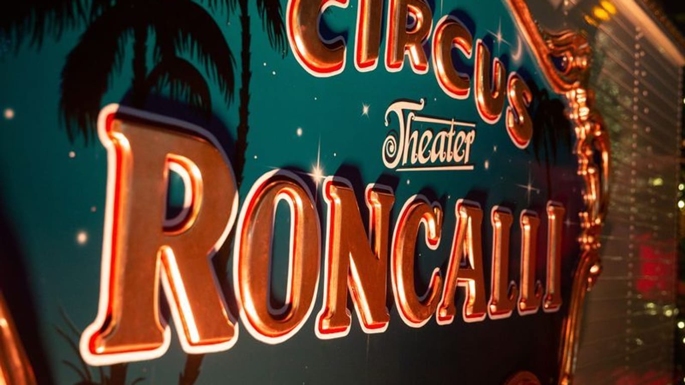Die Außenansicht des Roncalli-Weihnachtszirkus (Archivbild): Der Kölner Zirkus ist erstmalig in den USA zu Gast.