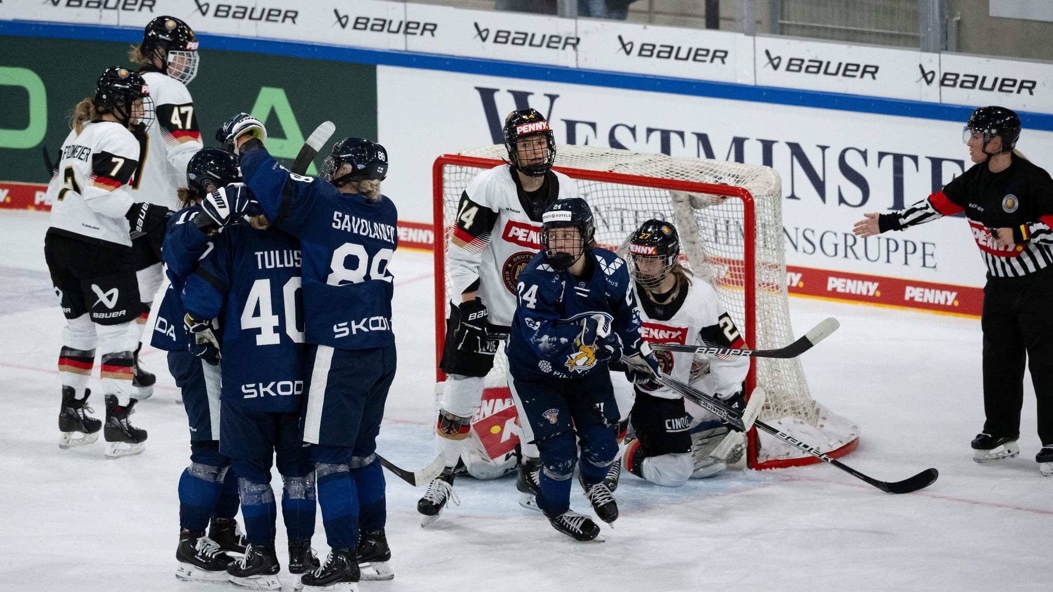 Eishockey | 1:8-Pleite für DEB-Frauen bei Deutschland Cup gegen Finnland