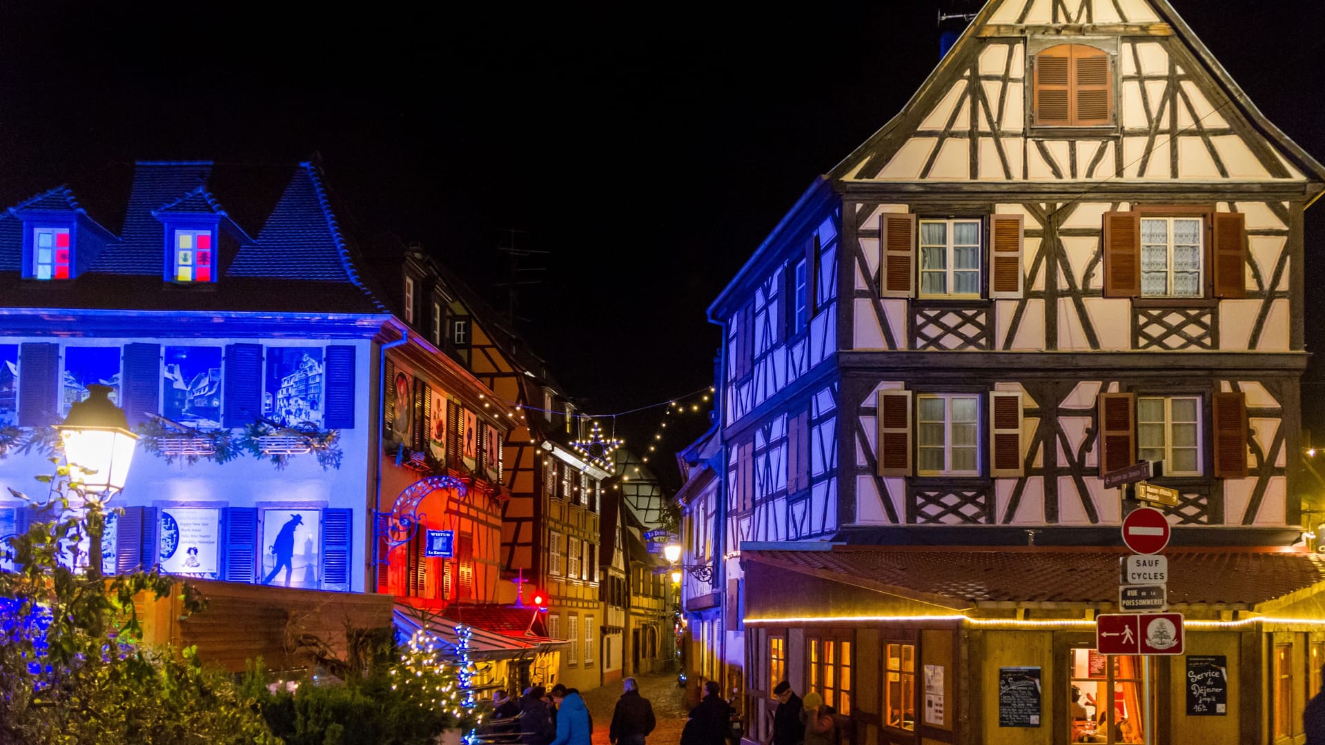 Colmar: Die Weihnachtsmärkte profitieren von der besonderen Atmosphäre zwischen den Fachwerkhäusern.