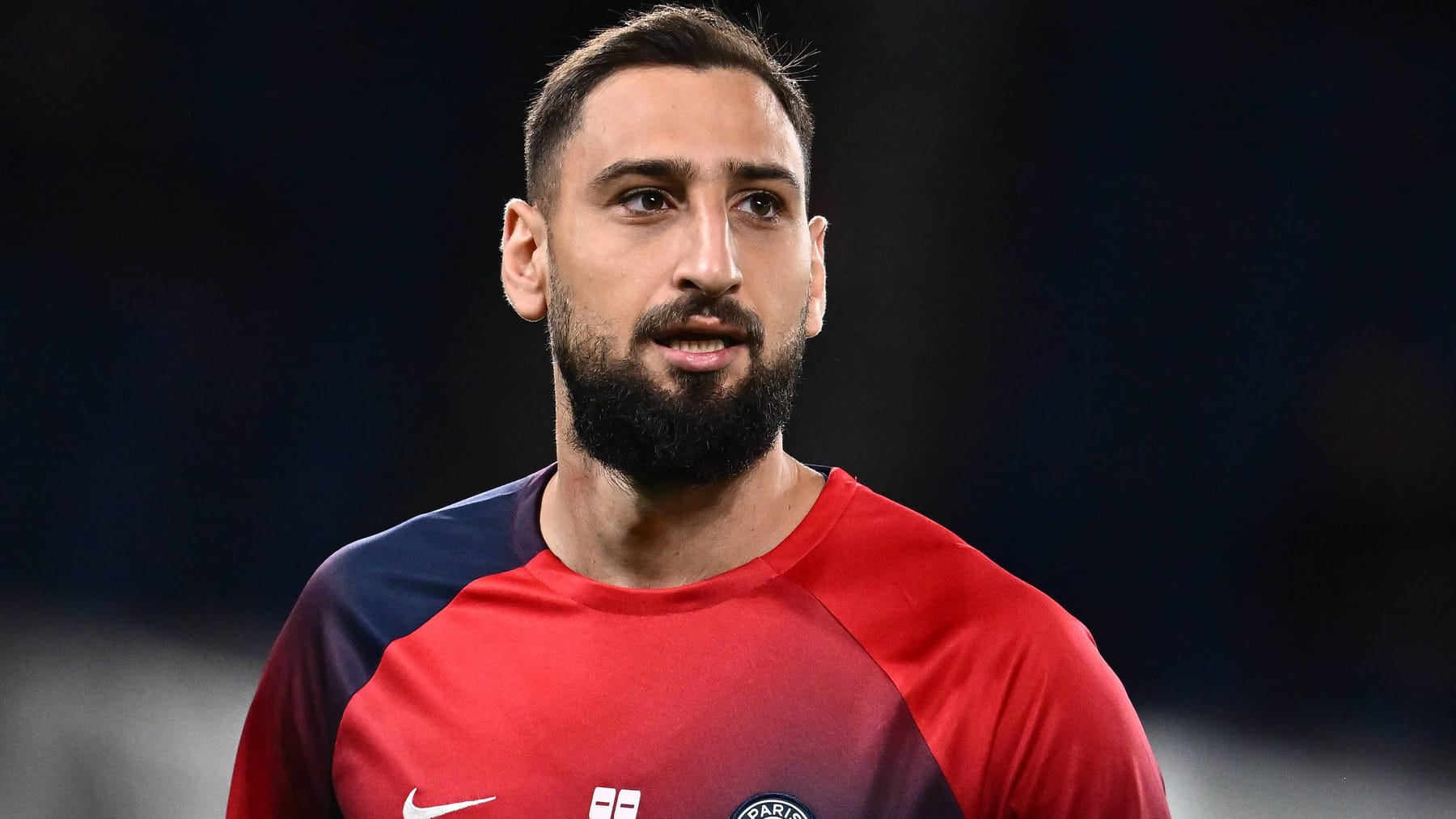 Champions League Fans wollen PSGStar Donnarumma mit Geldscheinen bewerfen