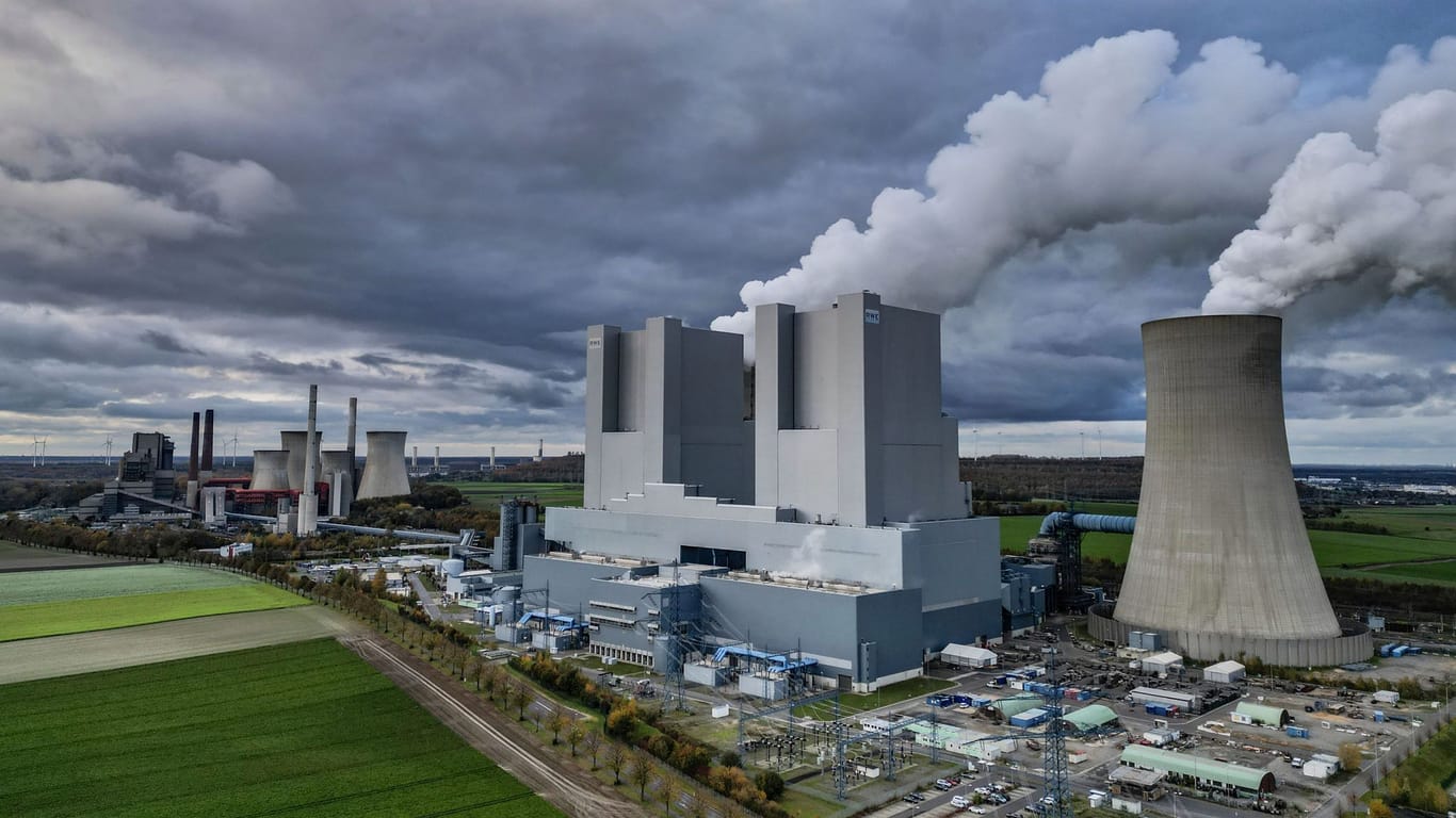 RWE-Braunkohlekraftwerk Neurath