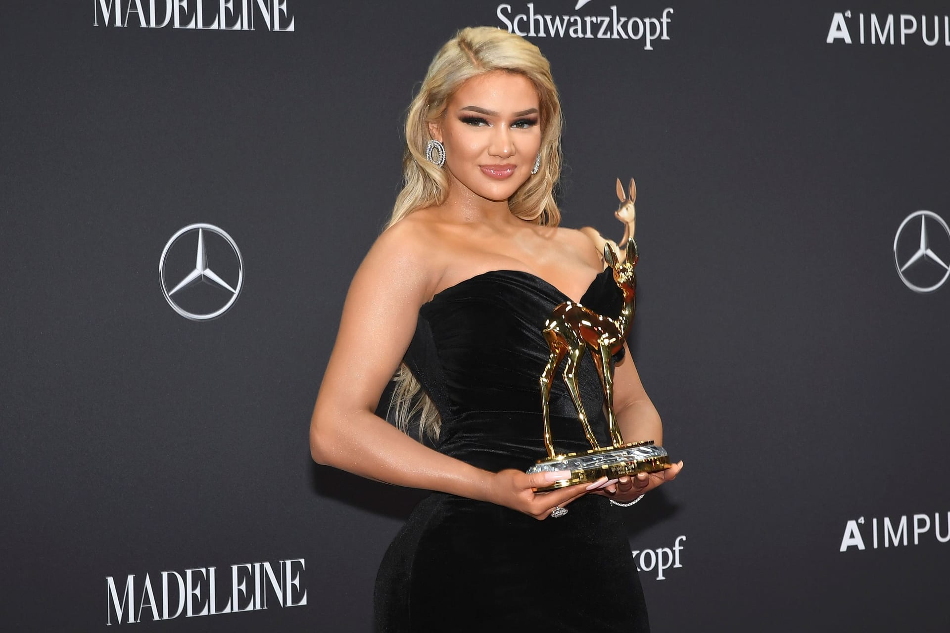 Shirin David bei der 71. Bambi-Verleihung 2019 (Archivbild): Die Rapperin füllt die Frankfurter Festhalle.